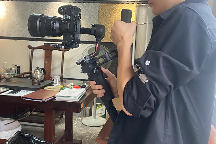 短(duǎn)視(shì)頻(pín)拍(pāi)攝運營